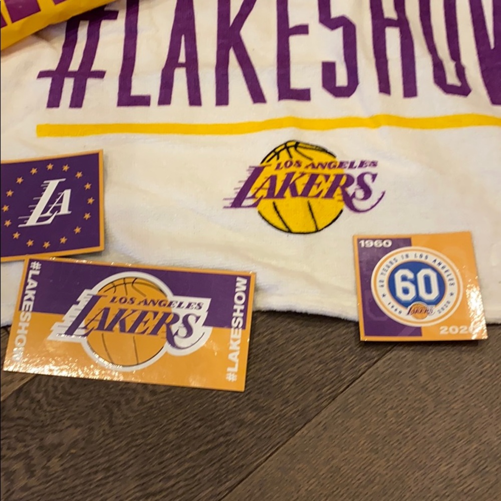 NBA. Lakers fan bundle - Picture 2 of 5